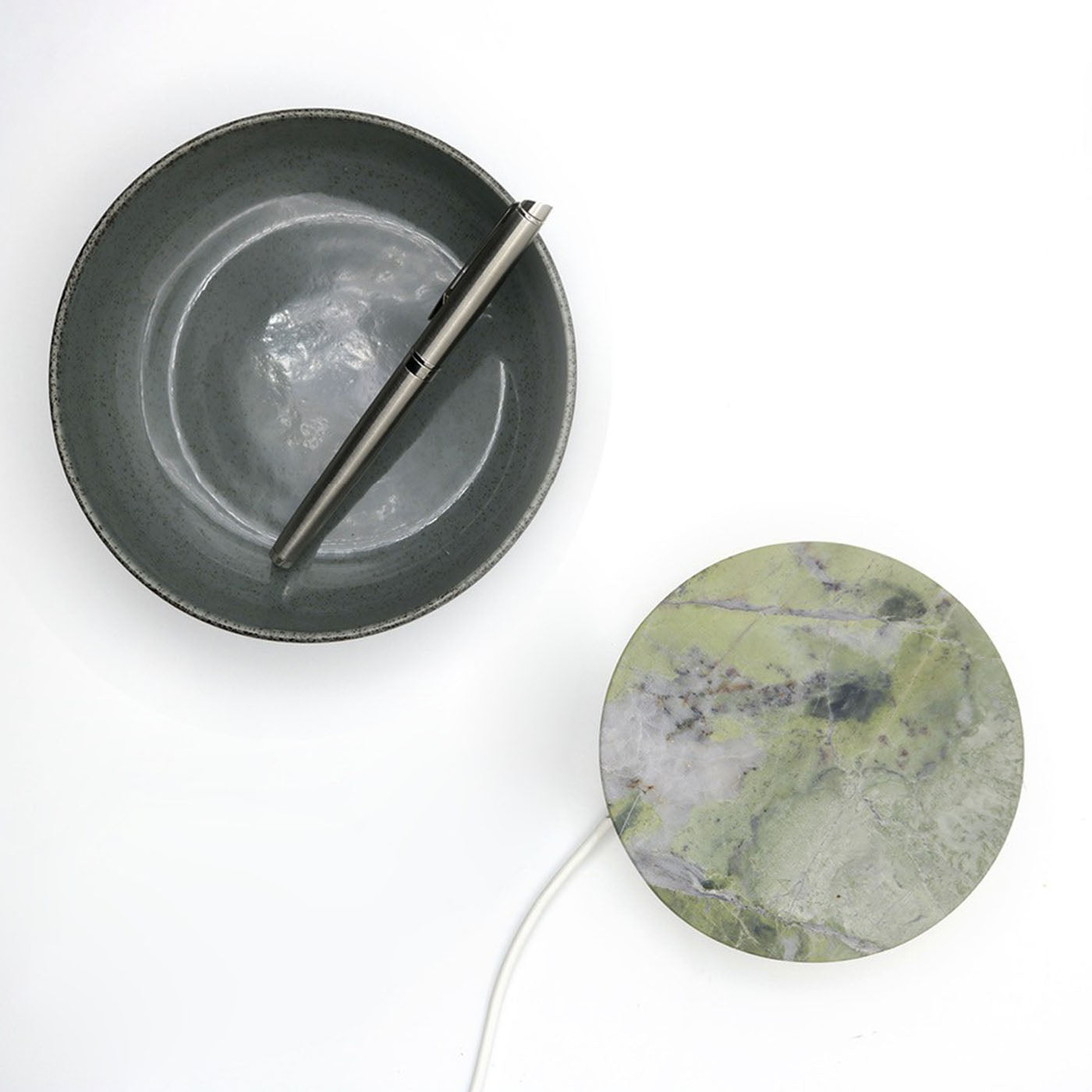 Irish Green Marble Base Small Wireless Charger - Alternative view 4