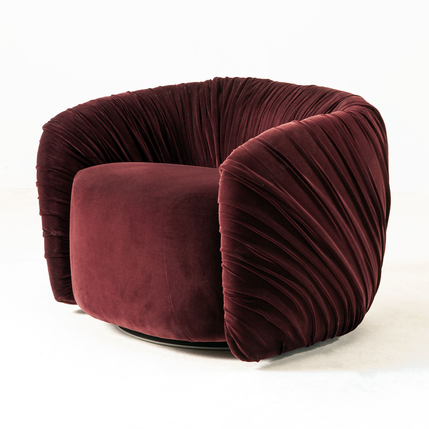 Drapé Lounge Chair - Alternative view 1