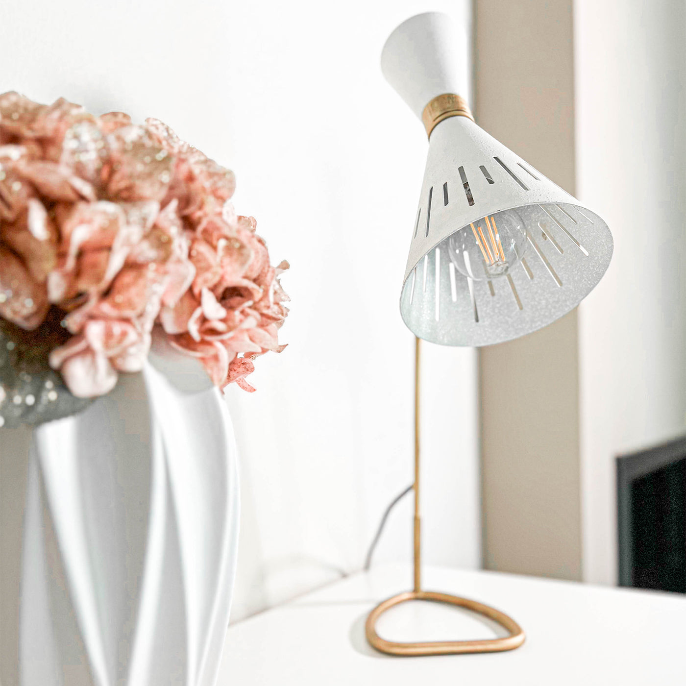 Pop White and Brass Table Lamp - Alternative view 2
