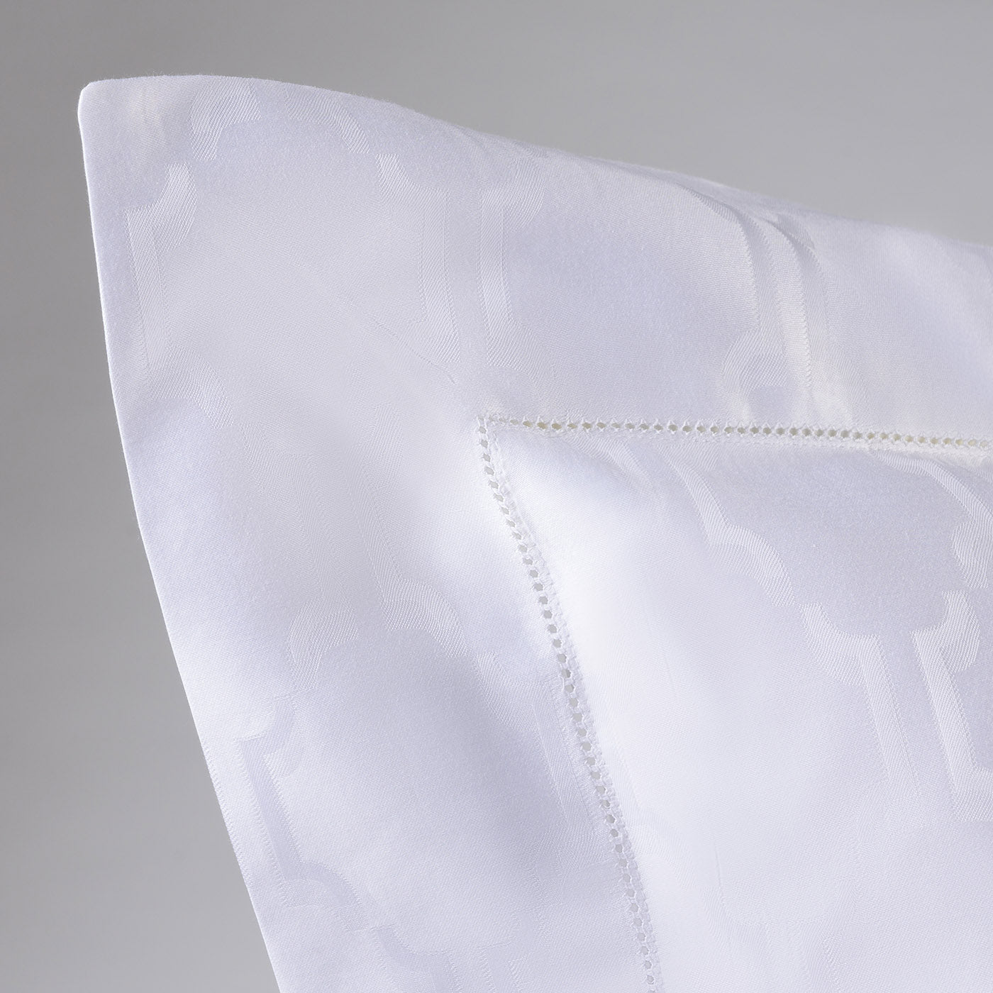 Waldorf Large Patterned White Pillowcase - Alternative view 1