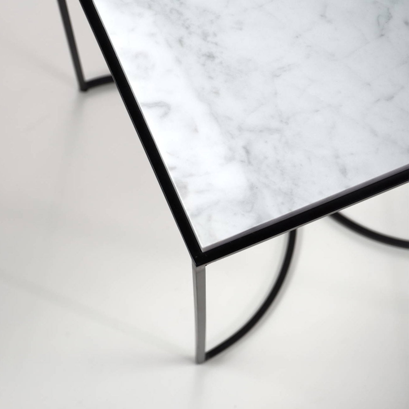 Tavolino in marmo di Carrara NaiveE - Vista alternativa 3