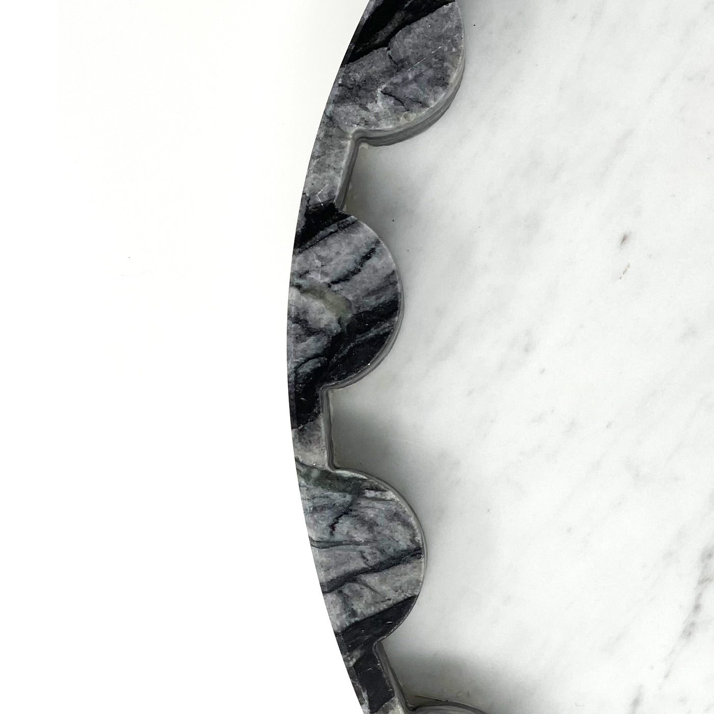 Plateau rond Waves Carrara blanc et Marquina noir - Vue alternative 2