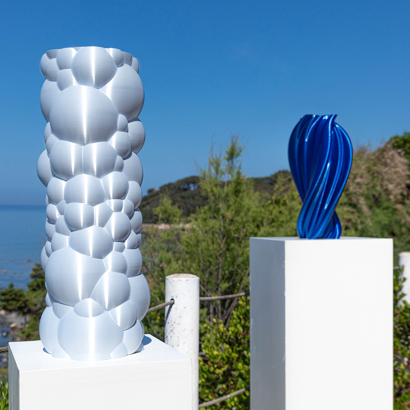 Zeus White Vase-Sculpture - Alternative view 1