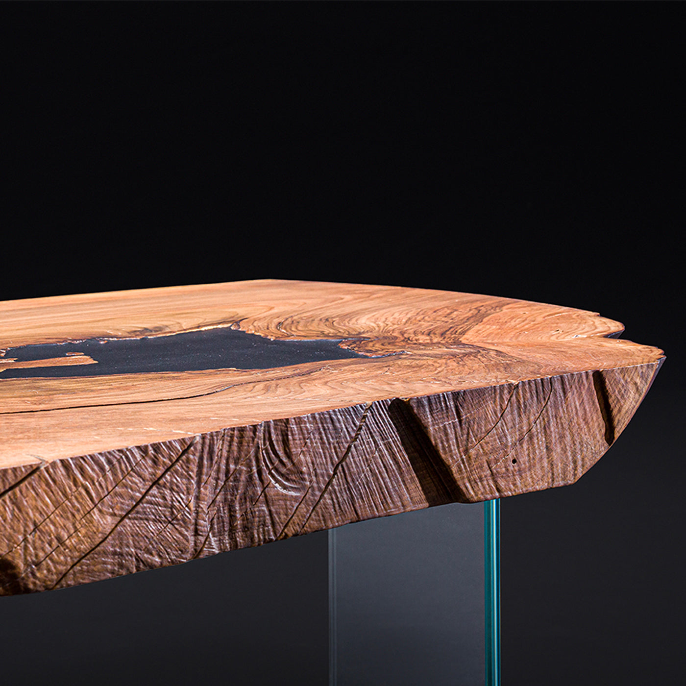 Walnut and resin side table - Alternative view 3