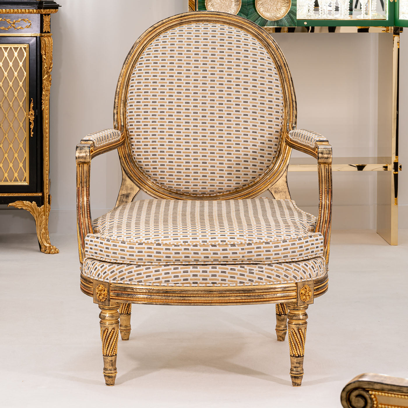 Louis XVI-Style Patterned Golden Armchair - Alternative view 4