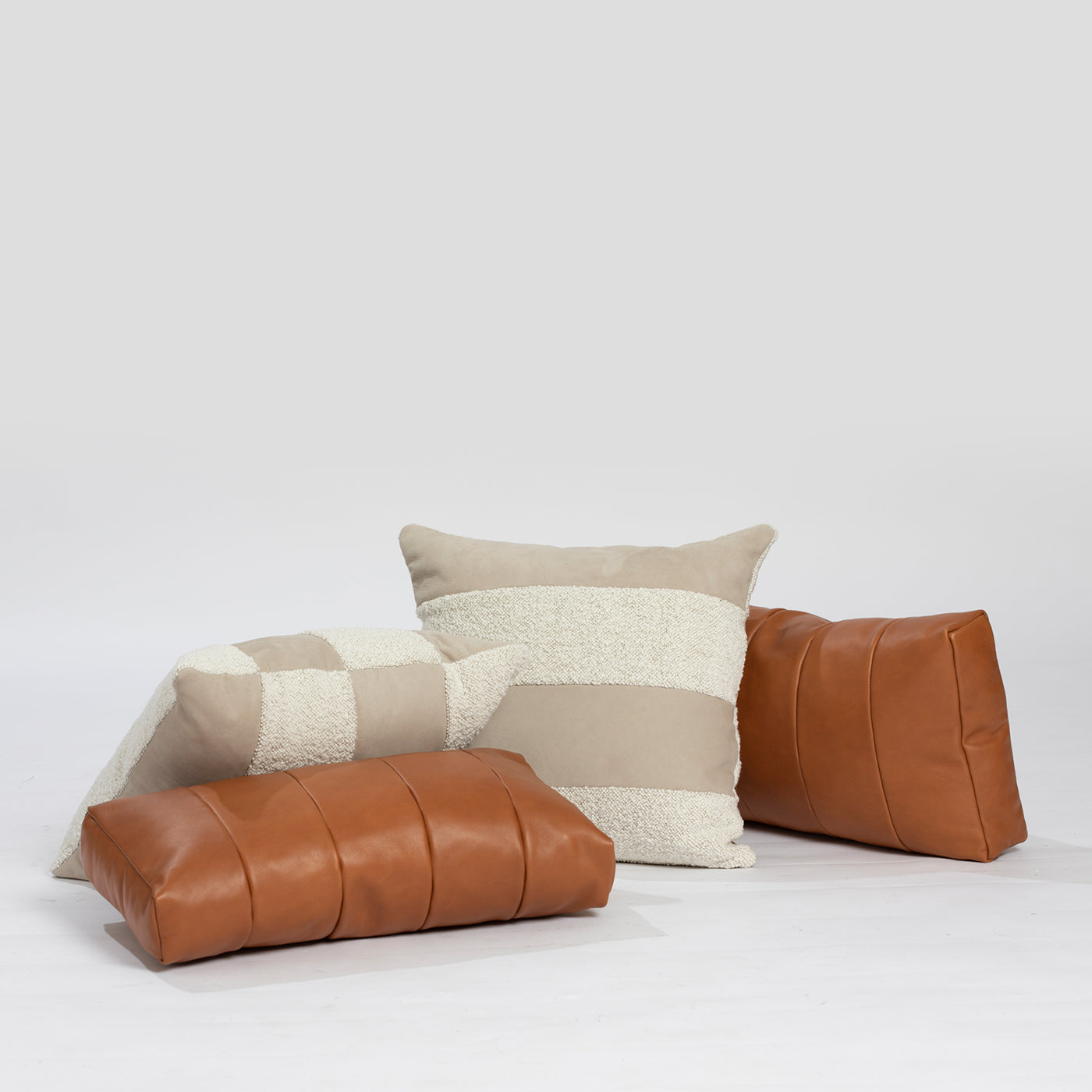 Riva leather cushion - Alternative view 2