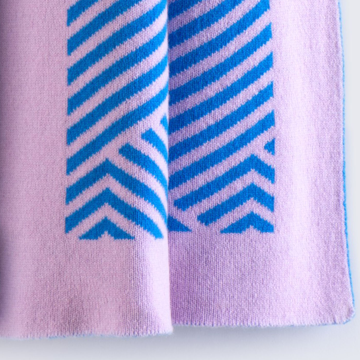 Mila Blue and Pink Blanket - Alternative view 1