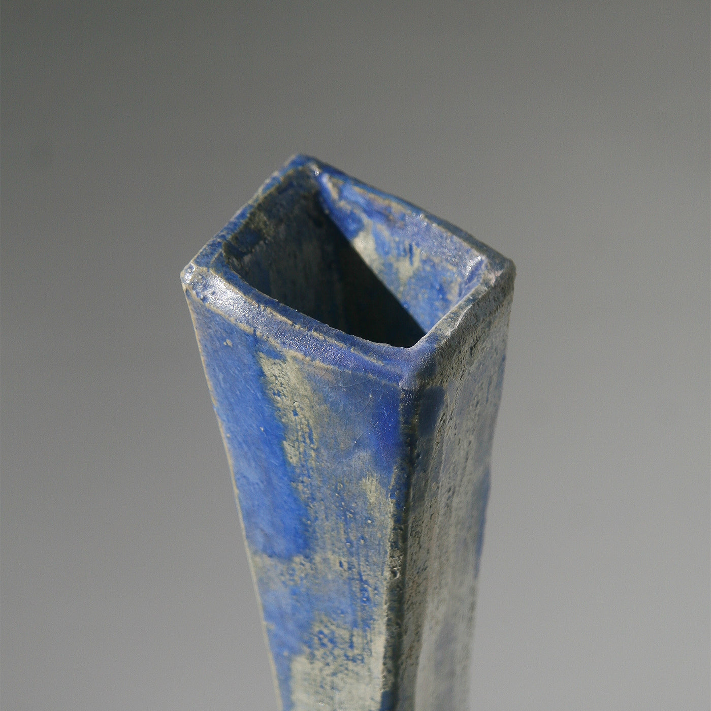 Kubistische blaue Vase N.2 - Alternative Ansicht 1