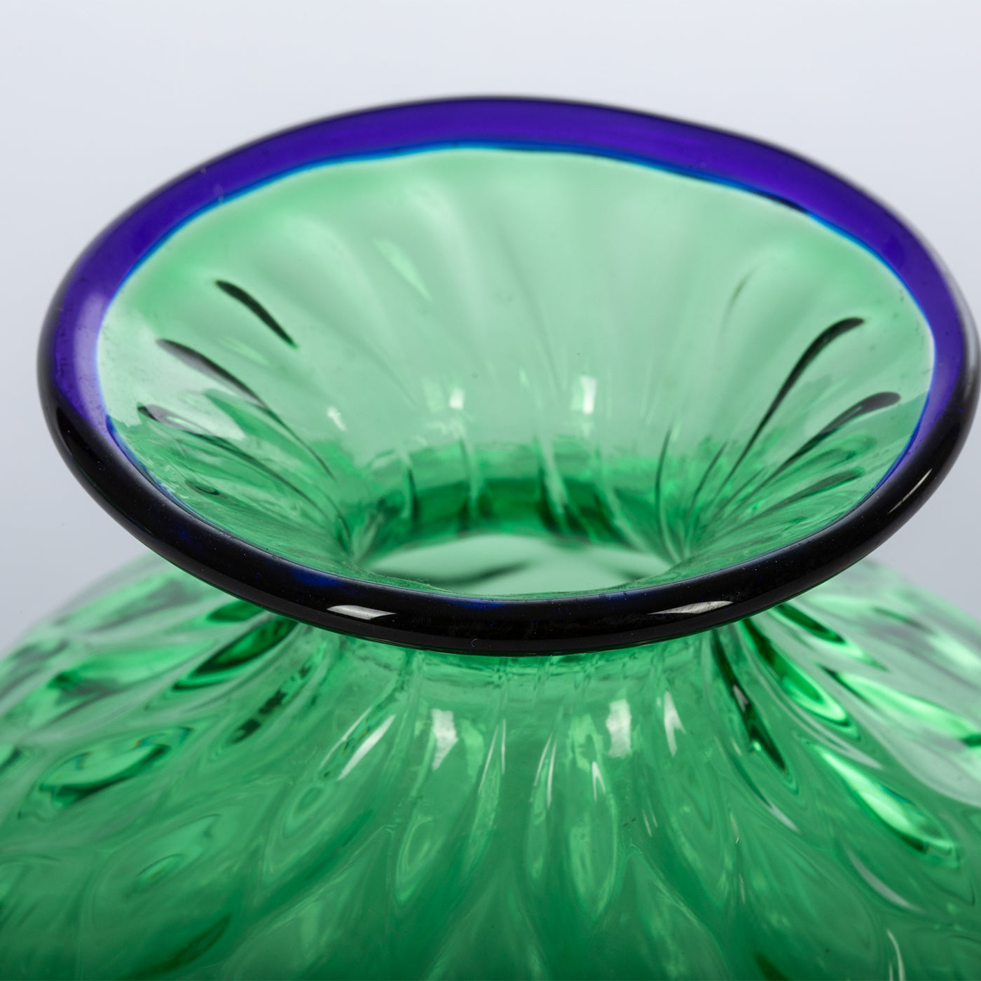 Cipolla Balloton Green Vase with Blue Rim - Alternative view 4