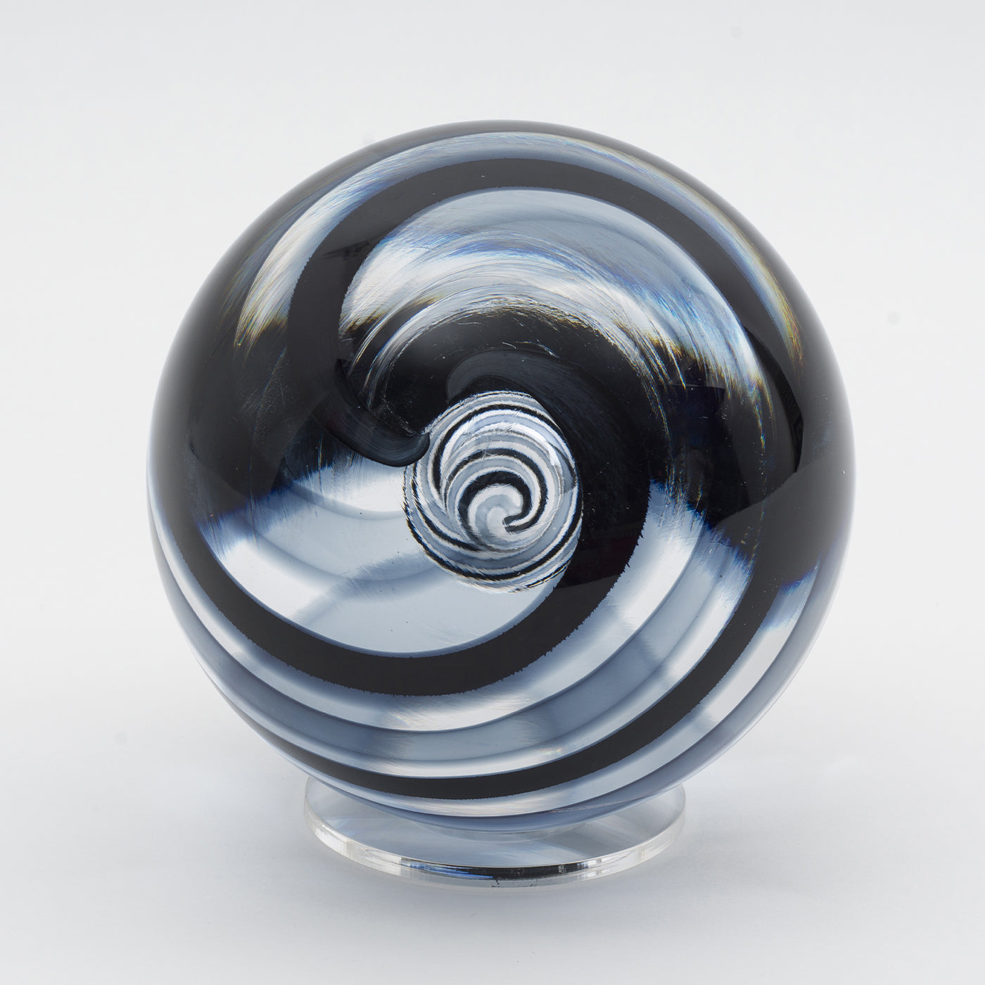 Black Glass Sphere - Alternative view 2