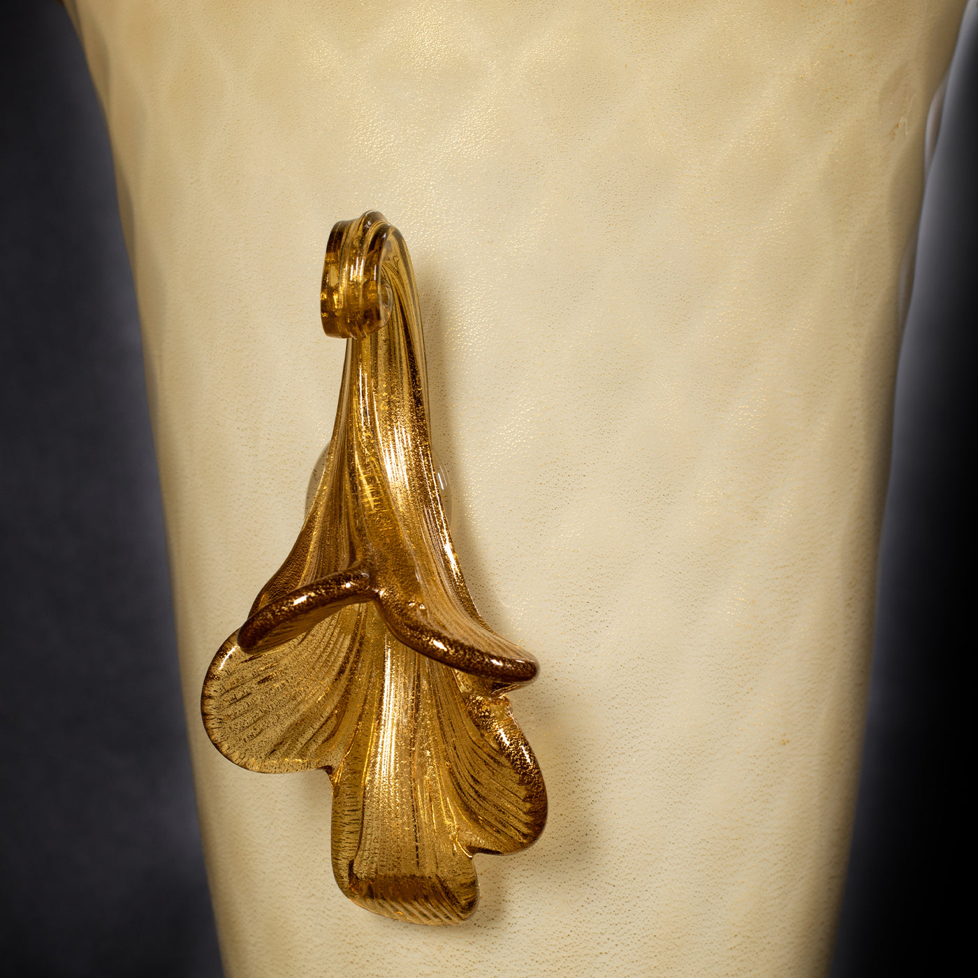 Stmat Jarrón en forma de copa ahumado y dorado - Vista alternativa 1