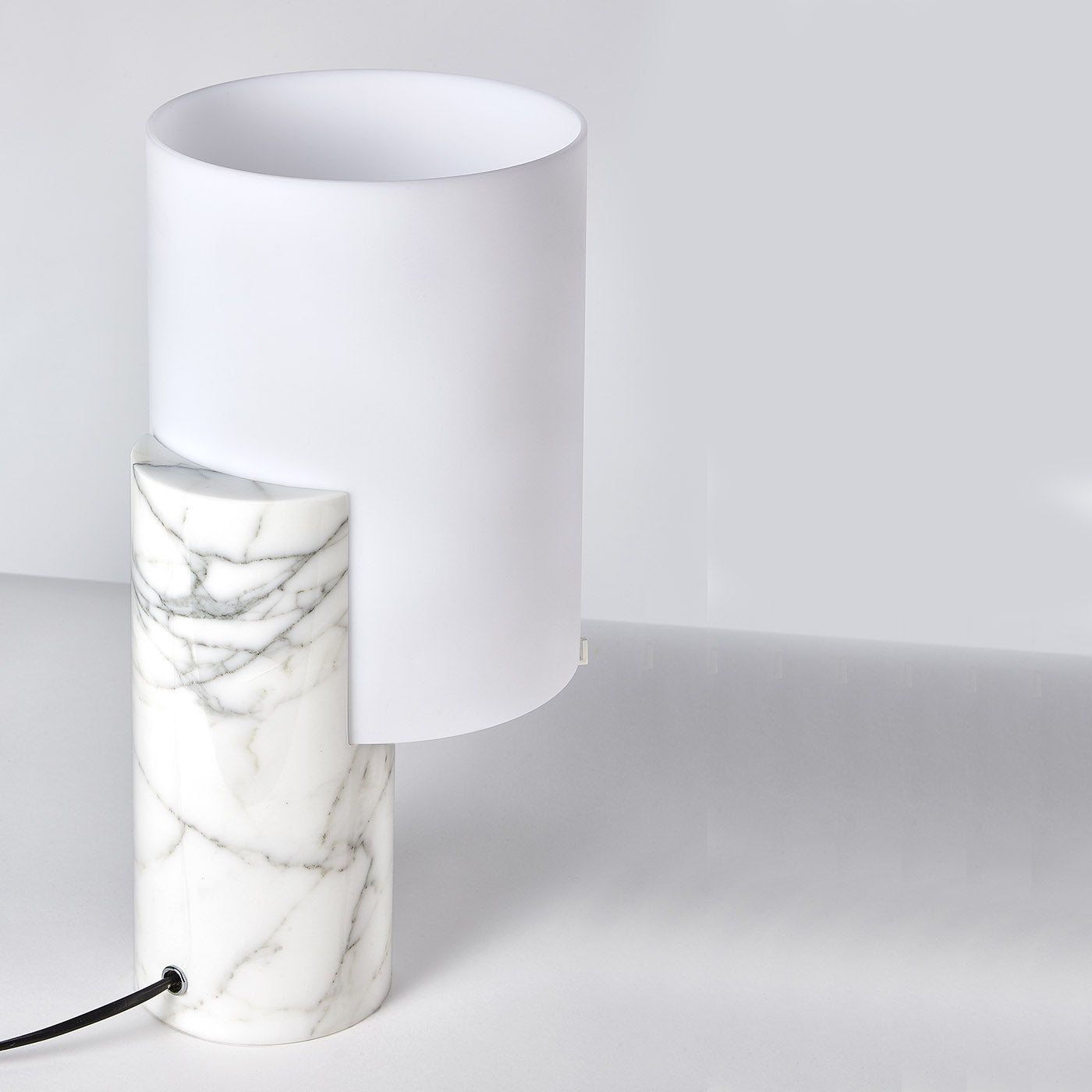 Leina Carrara Table Lamp by Matteo Nunziati - Alternative view 1