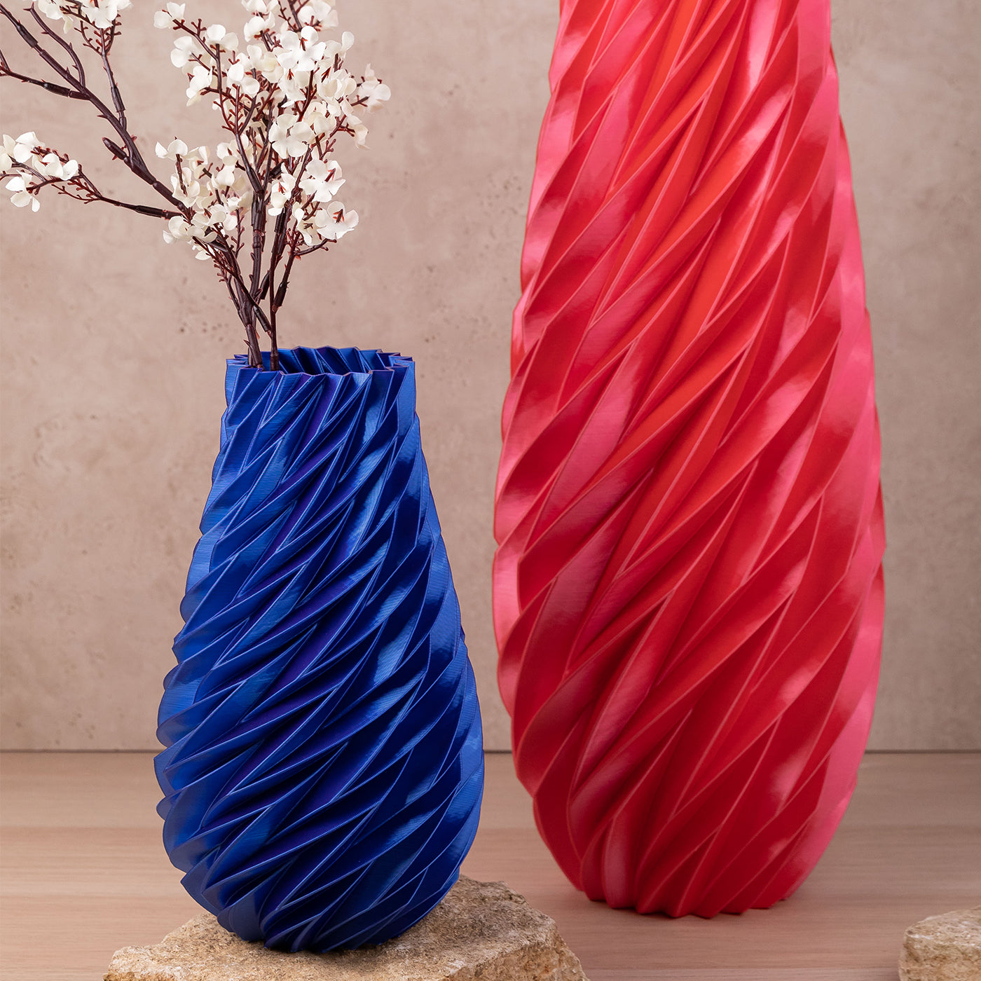Saphira Red Vase-Sculpture - Alternative view 1