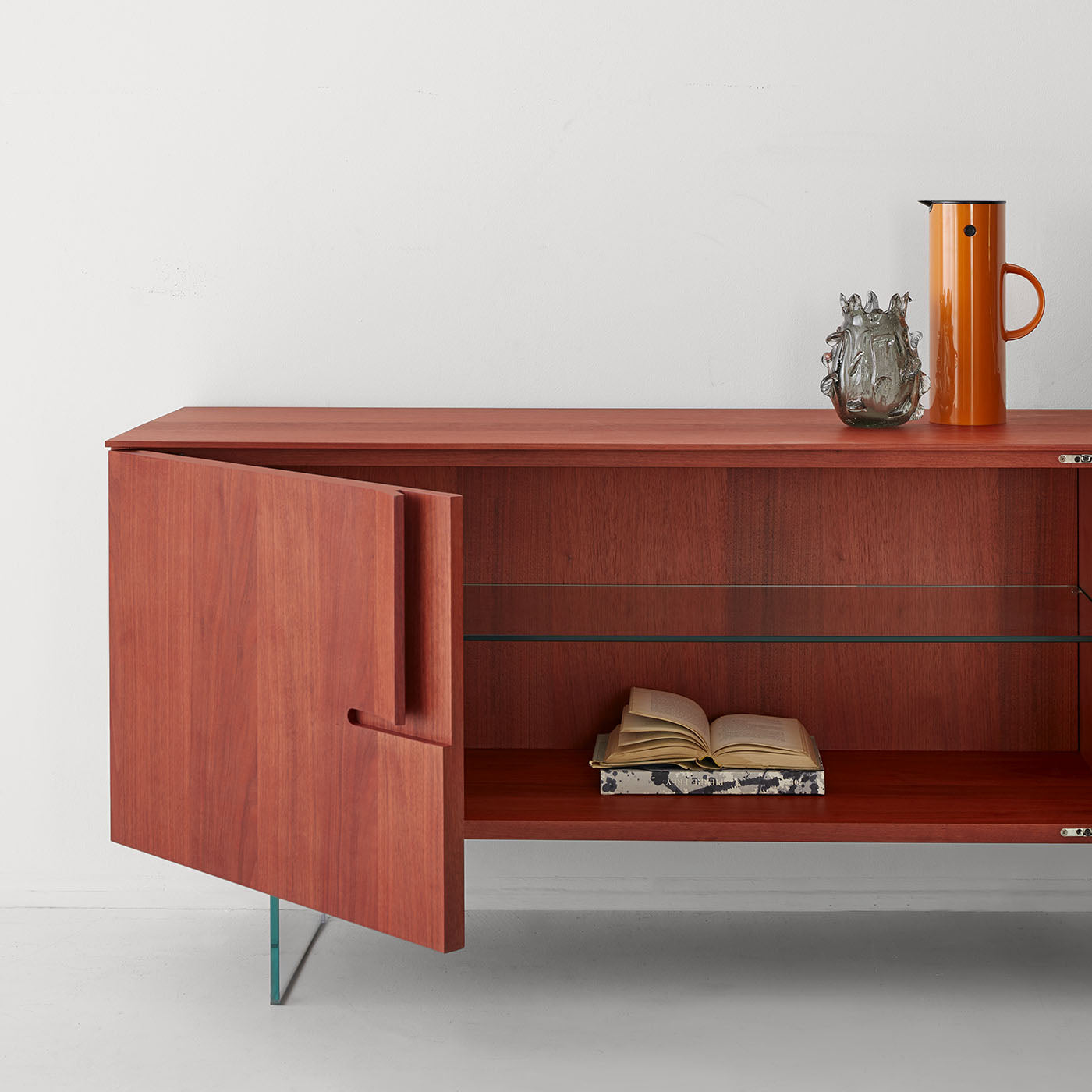 Buch Rotes Nussbaum Sideboard mit Glasböden - Alternative Ansicht 1