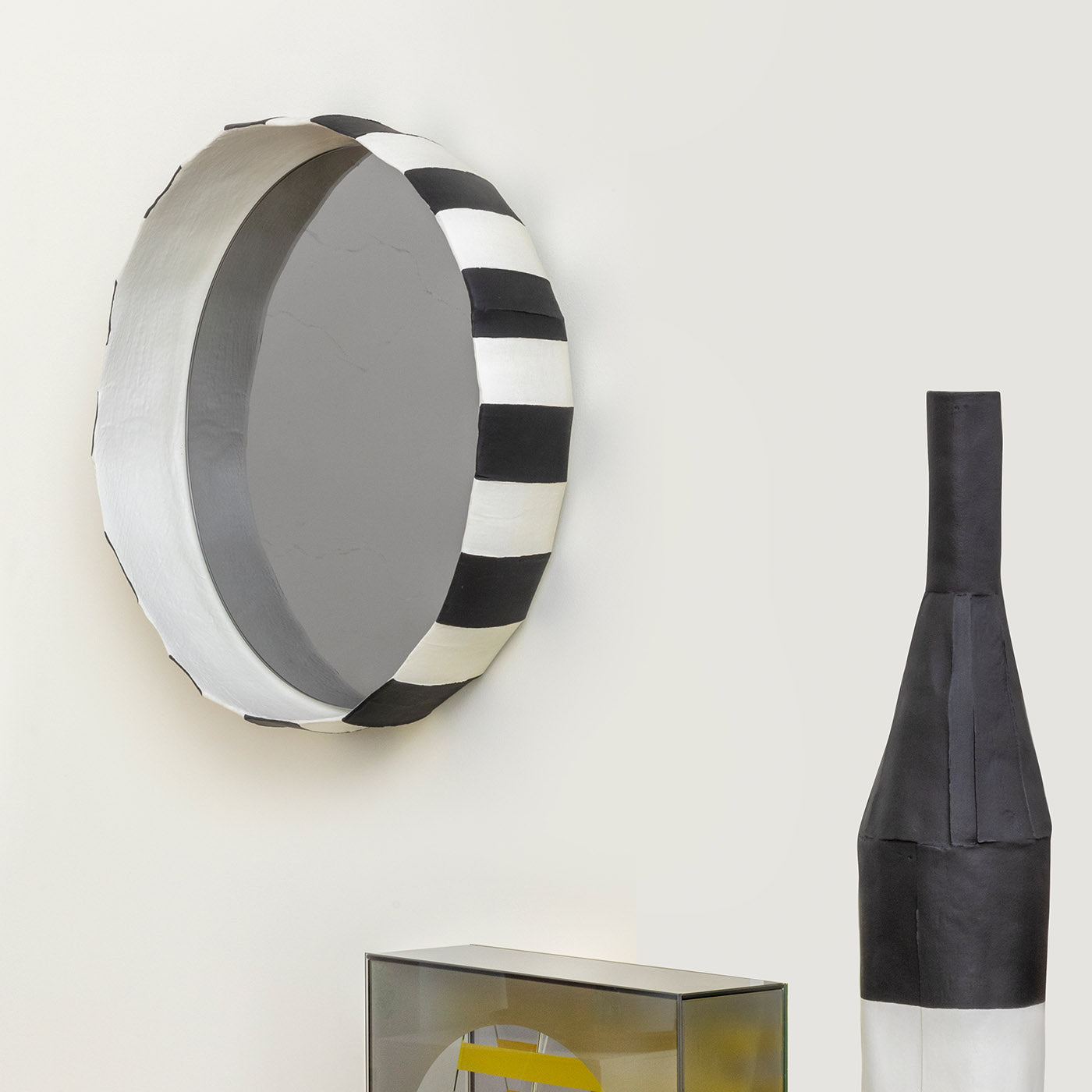 Black and White Ninfea Mirror 50 by Paola Paronetto & Giovanni Botticelli - Alternative view 2