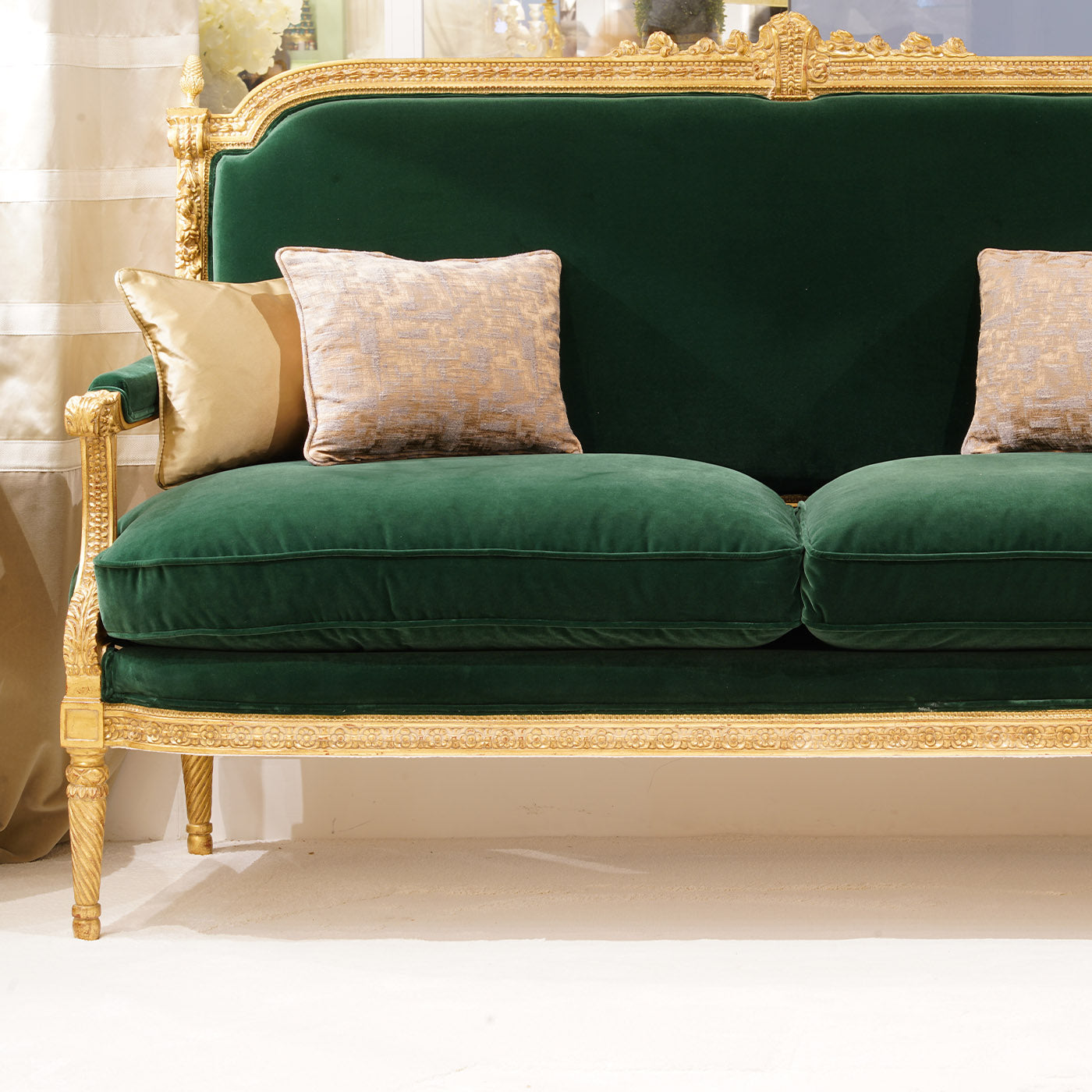 Sofá verde y dorado estilo Lous XVI - Vista alternativa 2