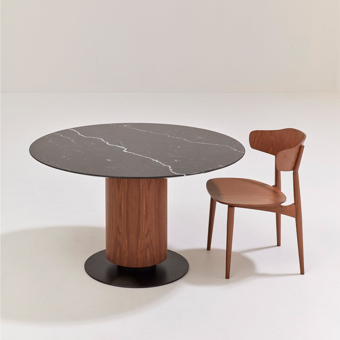 Colonna 840 Walnut Table with Marquinia Black Marble Top - Alternative view 1